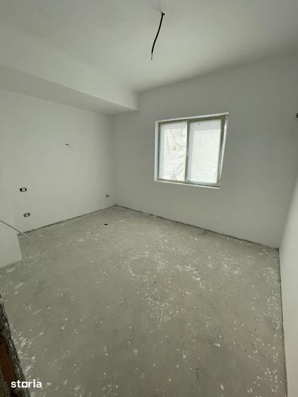 Casă cu 4 camere cu Teren 400 Mp în Domnești