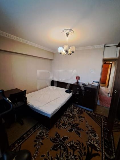 Apartament cu 4 camere decomandat în Crângași