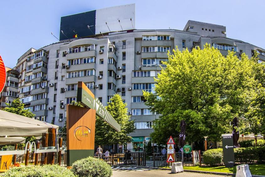 Apartament cu 3 camere decomandat în Dristor