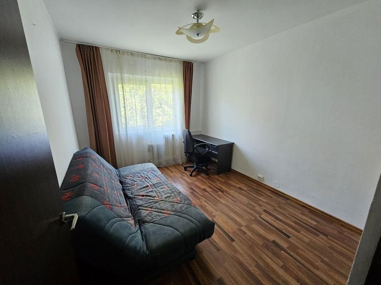 Apartament cu 3 camere decomandat, mobilat în Lujerului