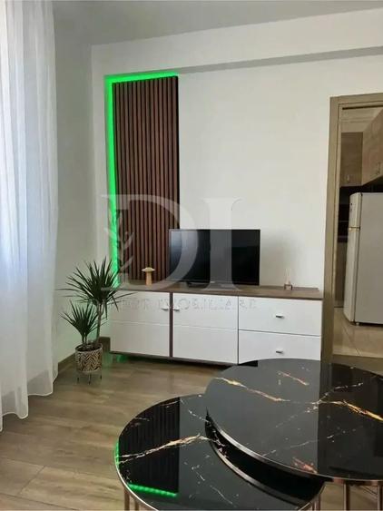 Garsonieră decomandată, mobilată în Florești