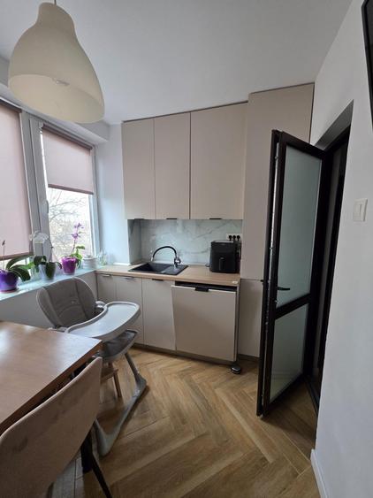 Apartament cu 3 camere semidecomandat, mobilat în Obor