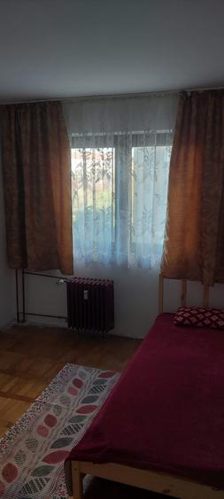 Apartament cu 3 camere semidecomandat în Spitalul Județean