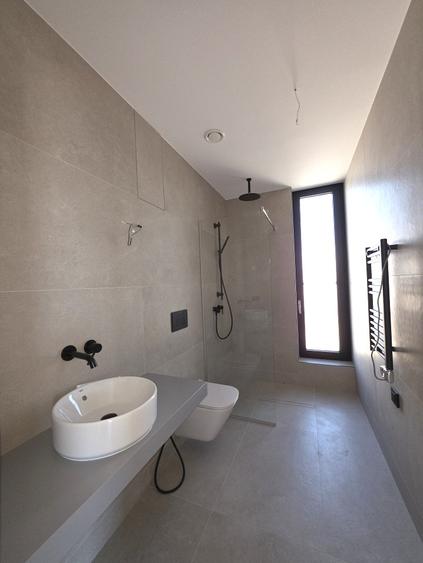 Duplex cu 5 camere cu Canalizare în Tunari