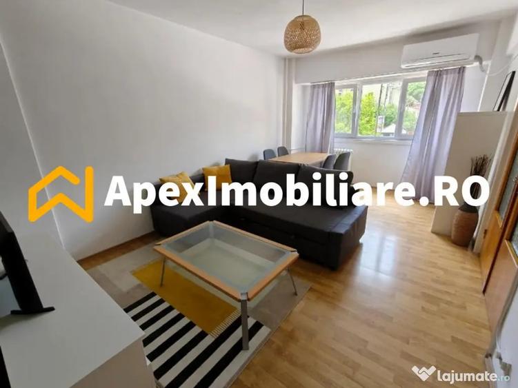 Apartament cu 3 camere semidecomandat în Universitate