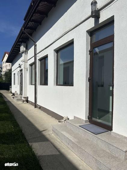 Spațiu comercial, de 180 mp, în Central