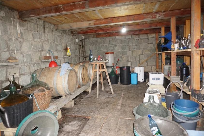 Casă individuală cu 4 camere cu Canalizare în Strâmba