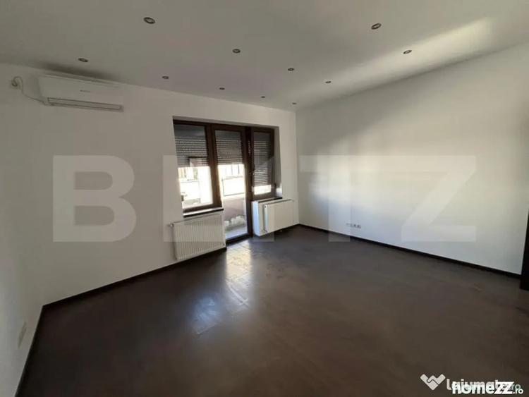 Apartament cu 3 camere decomandat în Ultracentral