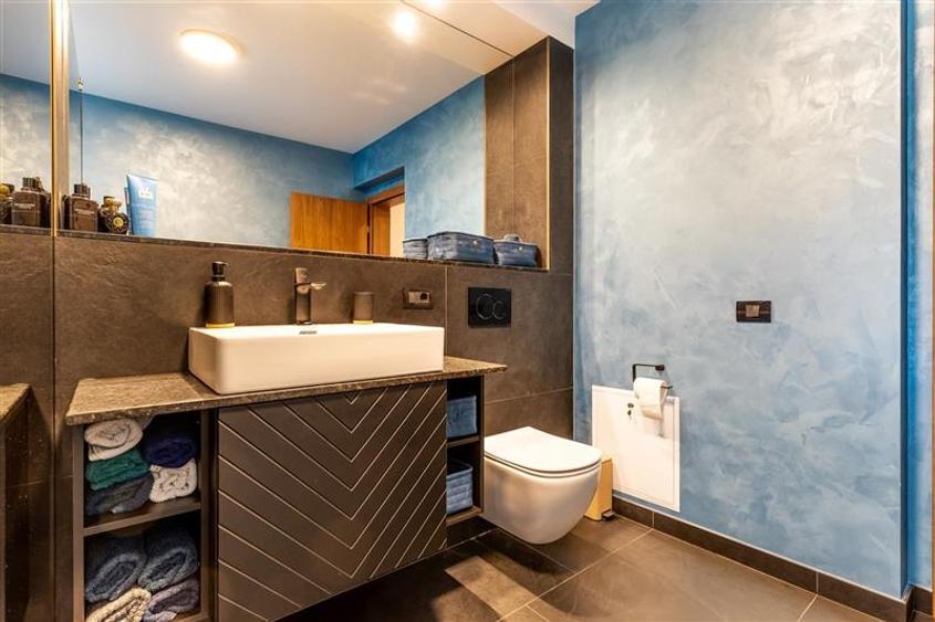 Casă individuală cu 4 camere cu Canalizare în Dâmbul Rotund