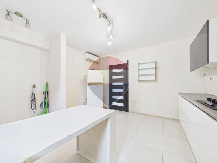 Casă individuală cu 4 camere cu Teren 565 Mp în Central