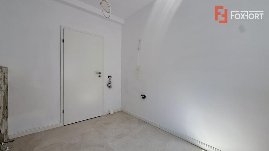 Duplex cu 4 camere cu Canalizare în Ghiroda