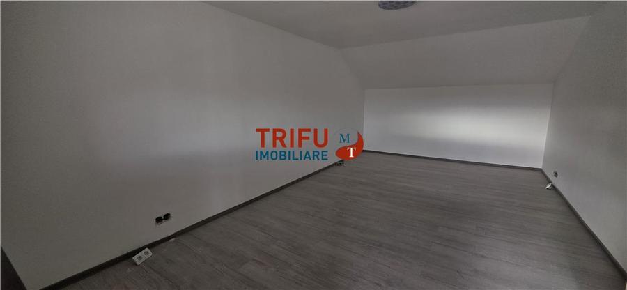 Duplex cu 5 camere cu Canalizare în Micești