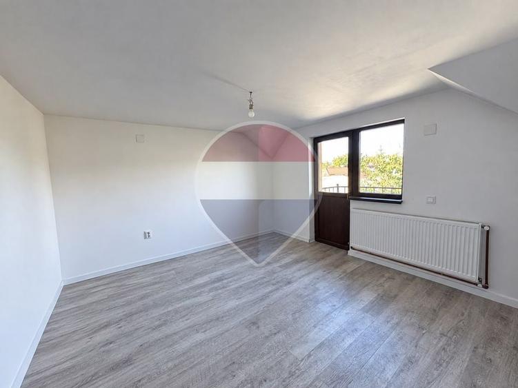Casă individuală cu 5 camere cu Teren 331 Mp în Bariera Vâlcii