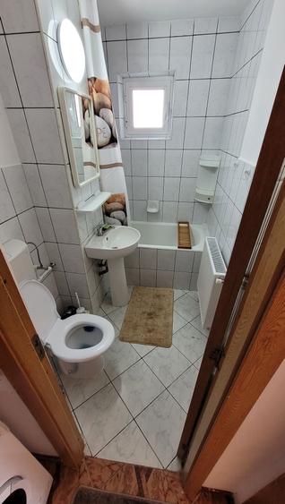 Apartanent de vanzare doua camere decomandat RM Sarat - 4