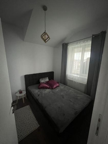 Apartament cu 3 camere decomandat în Florești