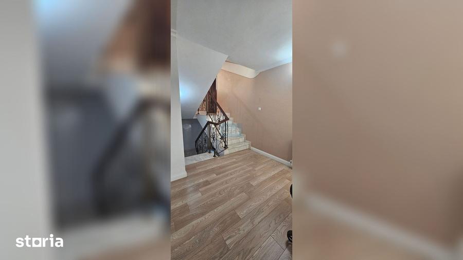 Casă cu 5 camere cu Teren 2400 Mp în Central