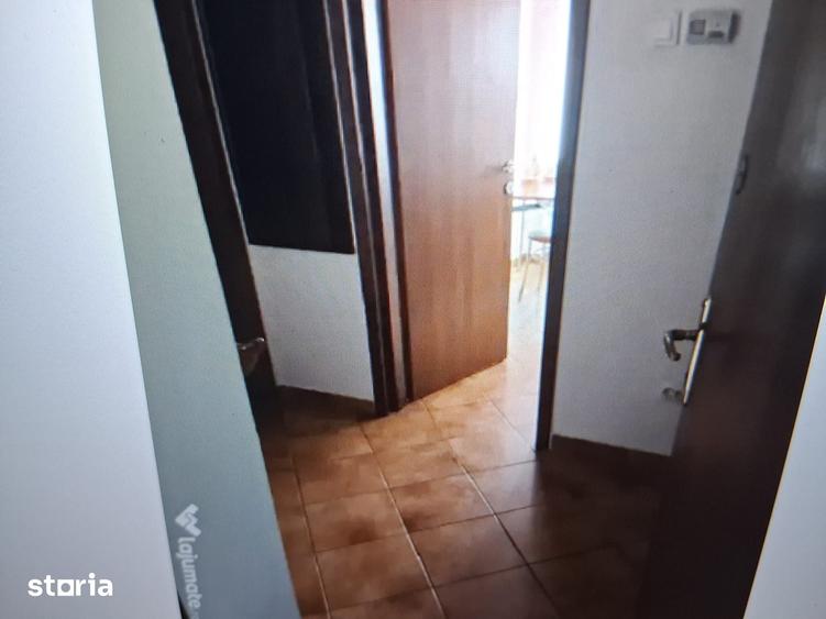 Garsonieră decomandată în Decebal
