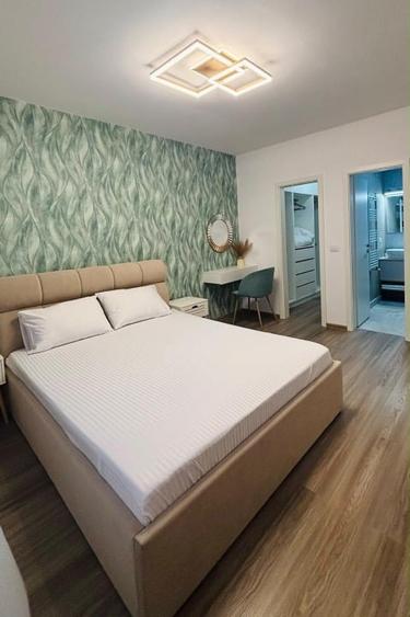 Apartament cu 3 camere decomandat, mobilat în Tractorul