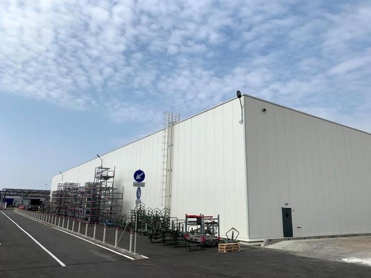 Spațiu industrial, de 4,200 mp, în Central