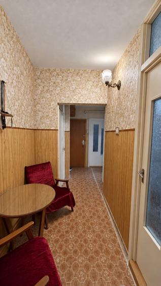 Apartament cu 3 camere decomandat, mobilat în Lipovei