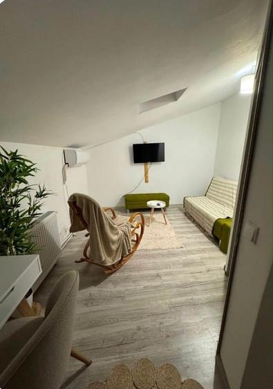 Apartament cu 4 camere decomandat, mobilat în Ștefan cel Mare