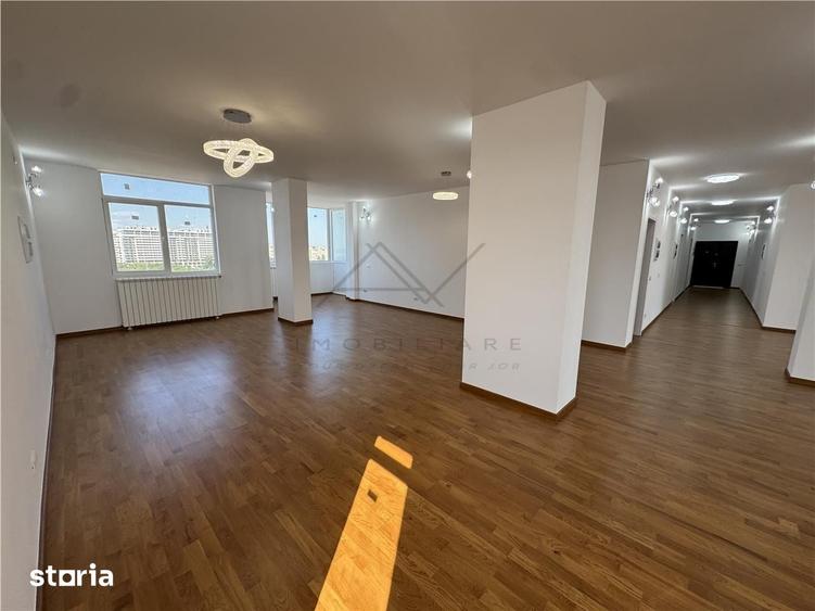 Apartament cu 4 camere în Pieptănari