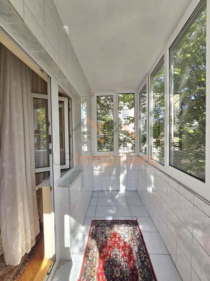 Apartament cu 3 camere decomandat în Decebal