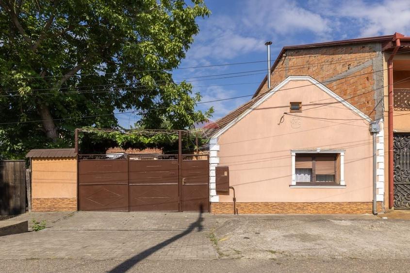 Casă individuală cu 4 camere cu Teren 800 Mp în Pârneava