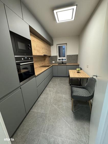 Apartament cu 2 camere decomandat, mobilat în Tractorul