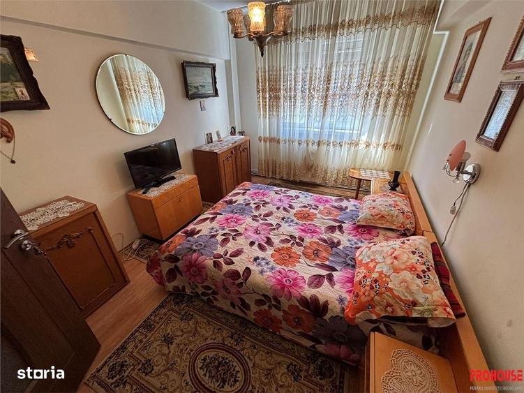 Apartament cu 3 camere semidecomandat în Mioriței