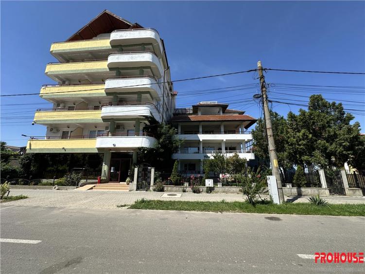 Apartament cu 5 camere decomandat în Sud