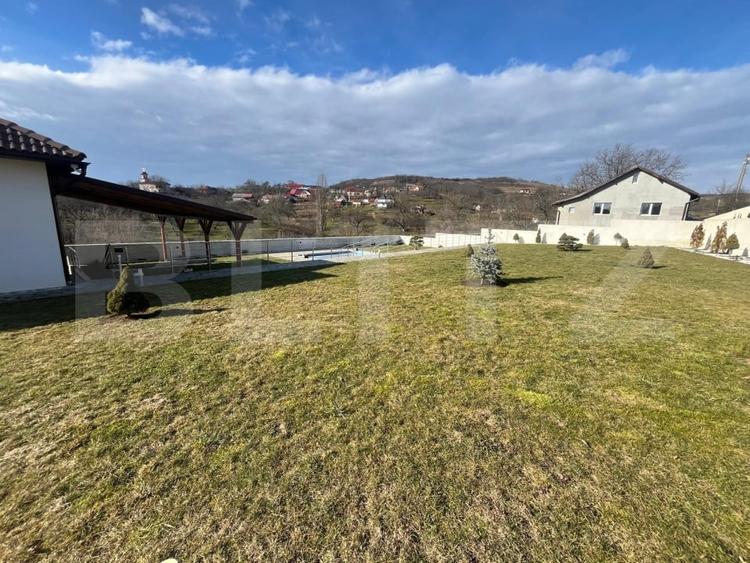 Casă individuală cu 5 camere cu Piscina în Exterior Vest