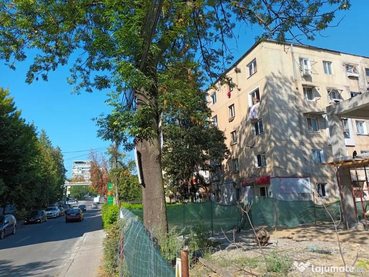 Garsonieră decomandată în Nord
