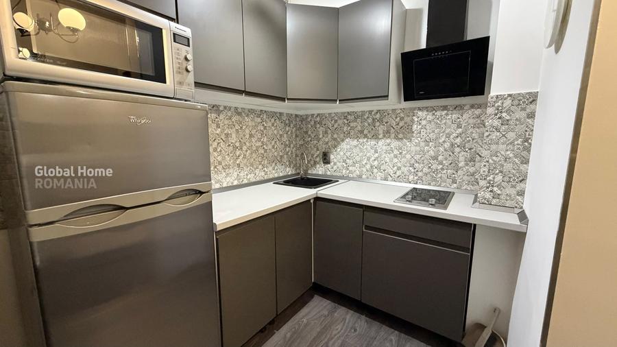 Apartament cu 3 camere semidecomandat în Dămăroaia