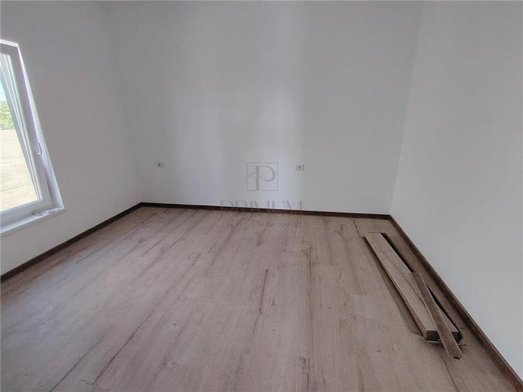 Duplex cu 3 camere cu Teren 300 Mp în Moșnița Veche