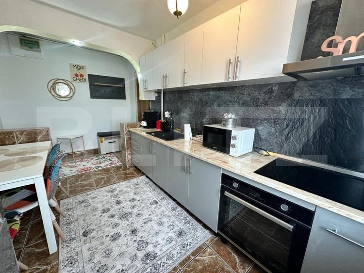 Apartament cu 2 camere semidecomandat, mobilat în Craiovița Nouă