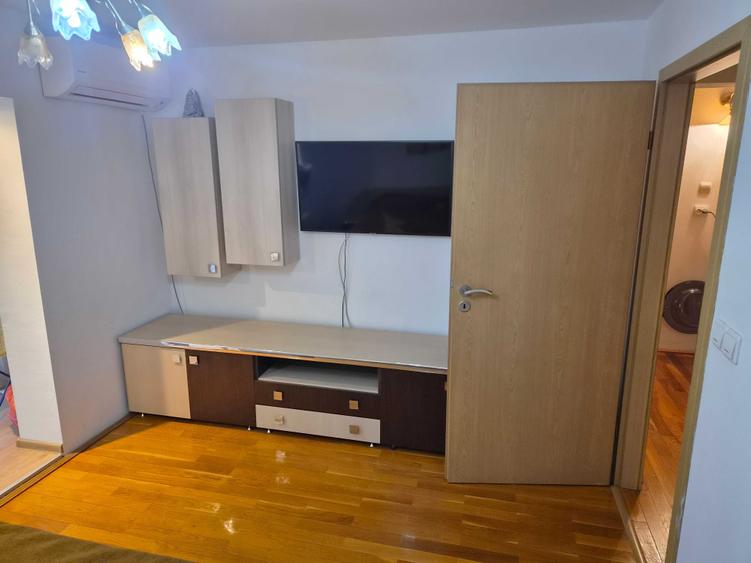 Apartament cu 2 camere decomandat în Girocului