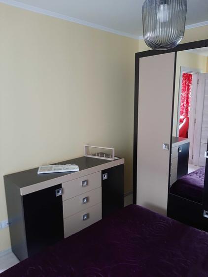 Apartament cu 3 camere semidecomandat în Central