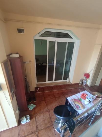 Casă cu 6 camere cu Teren 220 Mp în Griviței