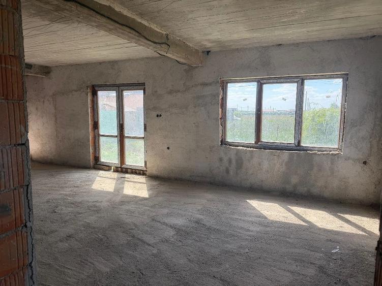 Casă cu 3 camere cu Teren 500 Mp în Mândruloc