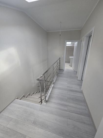 Duplex cu 3 camere cu Canalizare în Moșnița Nouă
