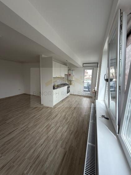 Apartament cu 2 camere semidecomandat în Olteni