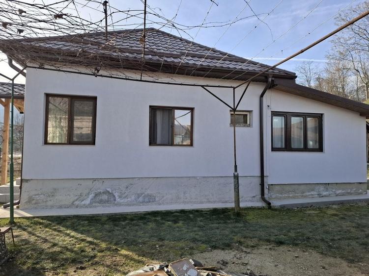 Casă cu 3 camere cu Teren 800 Mp în Valea