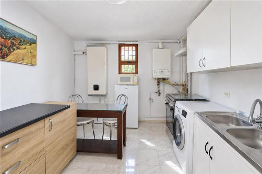 Apartament cu 2 camere decomandat, mobilat în Centrul Istoric