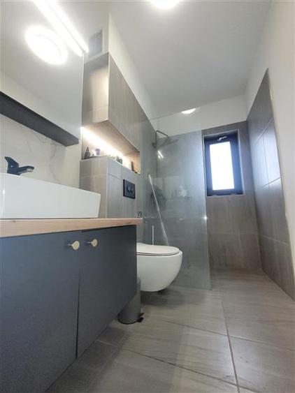 Apartament cu 2 camere decomandat, mobilat în Sud