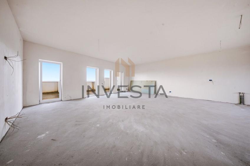 Penthouse cu 4 camere semidecomandat în Bună Ziua