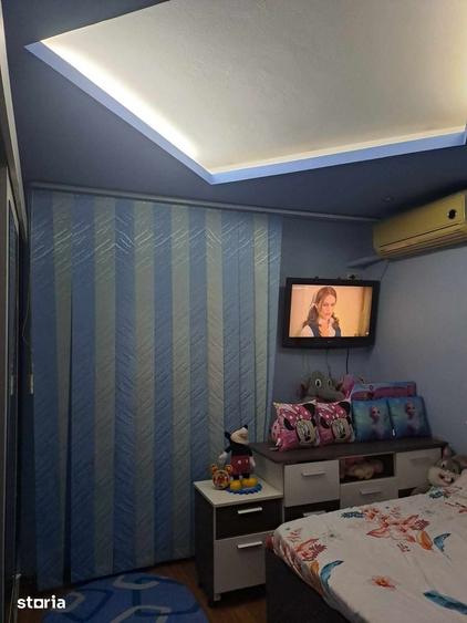 Apartament cu 3 camere decomandat în Mihai Bravu