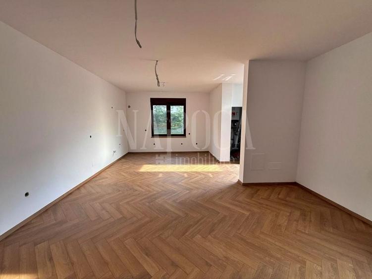 Duplex cu 4 camere cu Canalizare în Gruia