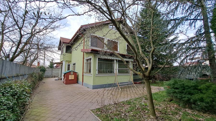 Casă individuală cu 5 camere cu Teren 893 Mp în Ultracentral