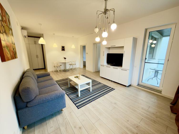 Apartament cu 2 camere semidecomandat, mobilat în Pipera